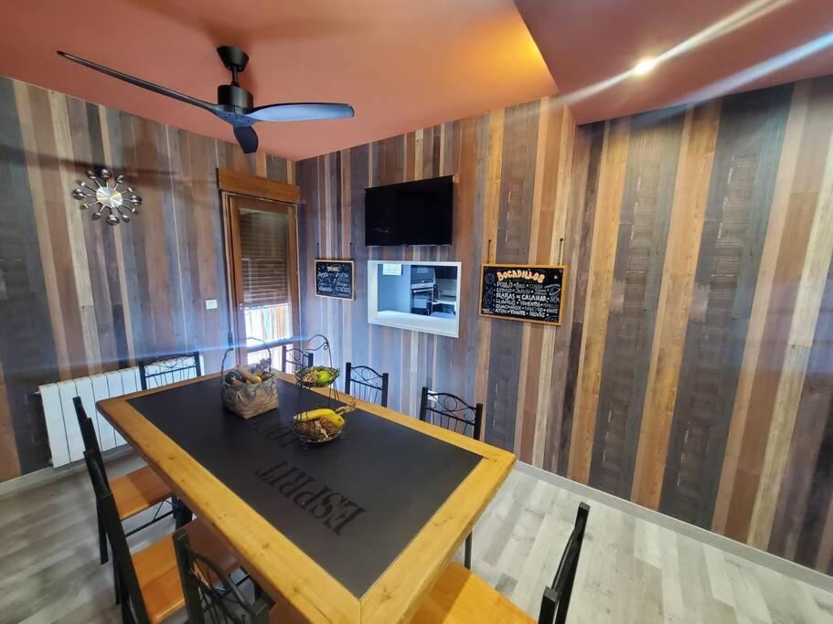 ブリオネス Chalet Entero En La Riojaヴィラ エクステリア 写真